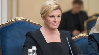 Президентът на Хърватия изкопира Мелания Тръмп (СНИМКИ)