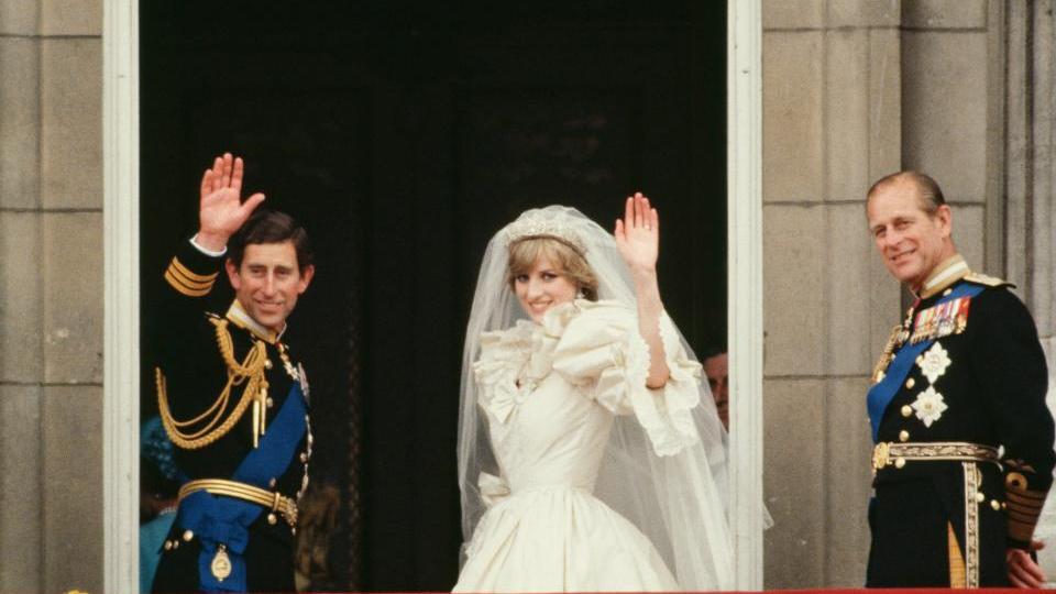 Тайни от архивите: Принцеса Даяна не била първата, на която принц Чарлз е… (СНИМКИ)