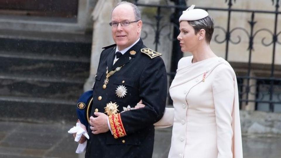 Принцесата на Монако смрази с външен вид, какво се случва с Шарлен СНИМКИ