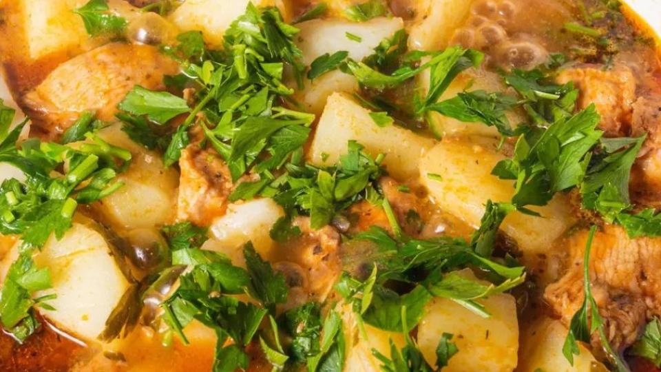 Най-бързата картофена яхния: За 30 мин. Е готова, а вкусът й е невероятен
