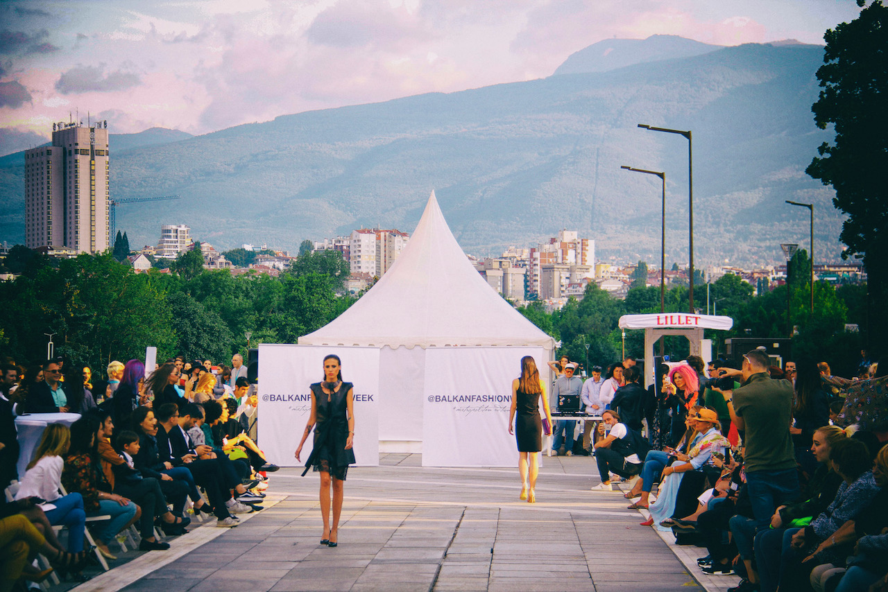 Balkan Fashion Week посрещна лятото с модни спектакли (СНИМКИ)