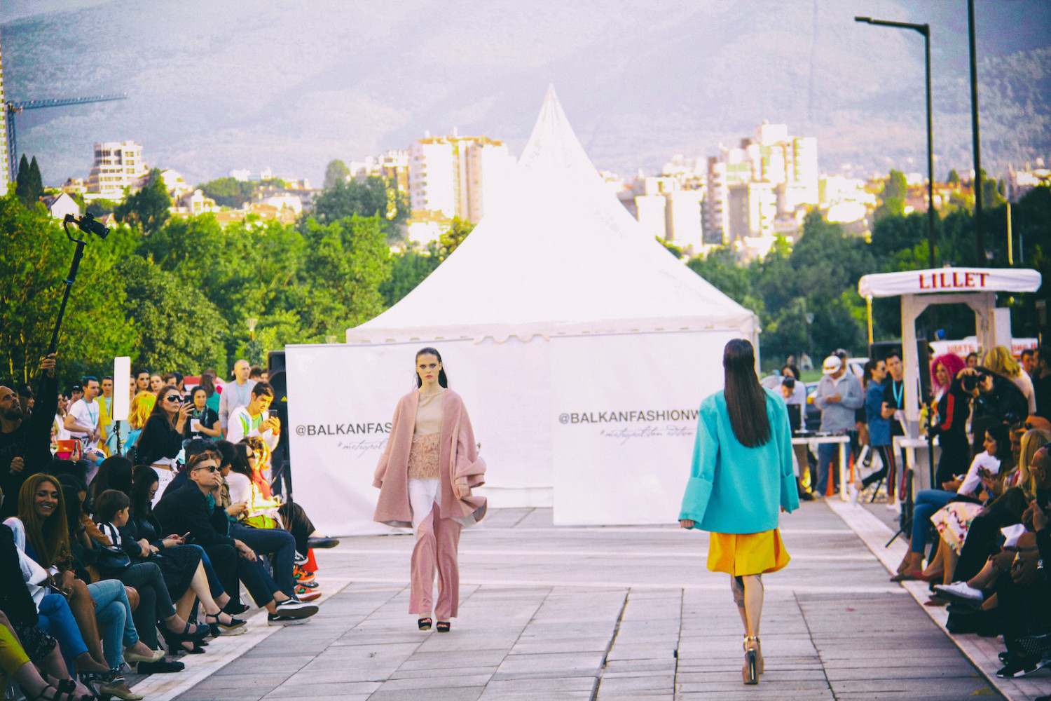 Balkan Fashion Week посрещна лятото с модни спектакли (СНИМКИ)