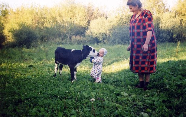 Невероятната история на единственото бебе, родено в забранената зона на Чернобил (СНИМКИ)