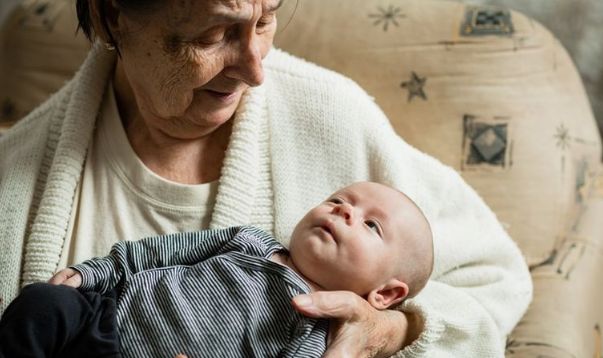 Майка разбра какви ги върши свекърва й с бебето, последва голям скандал