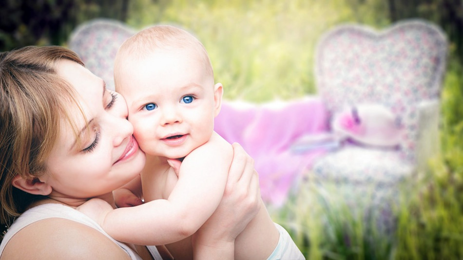 Как да се забавляваме с бебето си в 11 лесни стъпки СНИМКИ