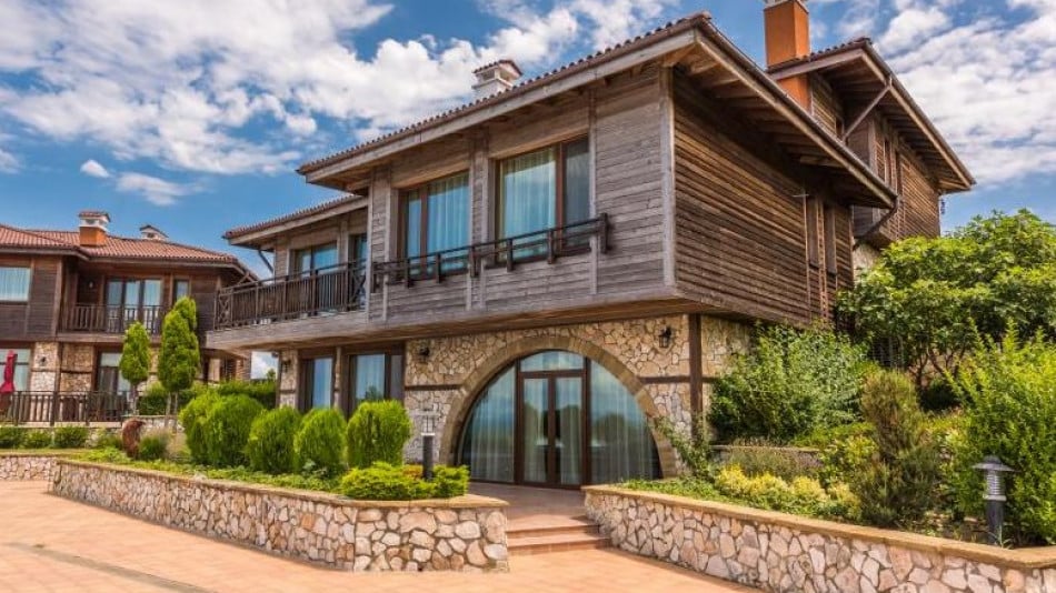 Къща, построена от Шарлопов, е сред най-желаните в света, продава се за 1,4 млн. евро! Ексклузивни СНИМКИ