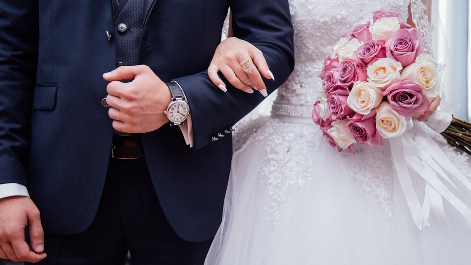 Сватба за десетки хиляди е на път да се разпадне заради лъжа на младоженеца