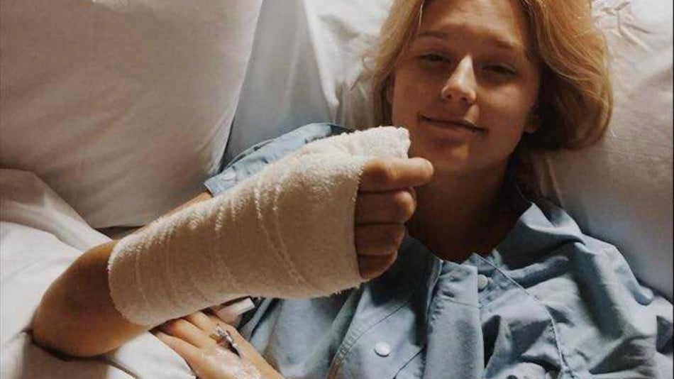 Опасен навик: 20-годишната Кортни гризеше ноктите си, заради което за малко не ампутираха палеца й (СНИМКИ 18+)