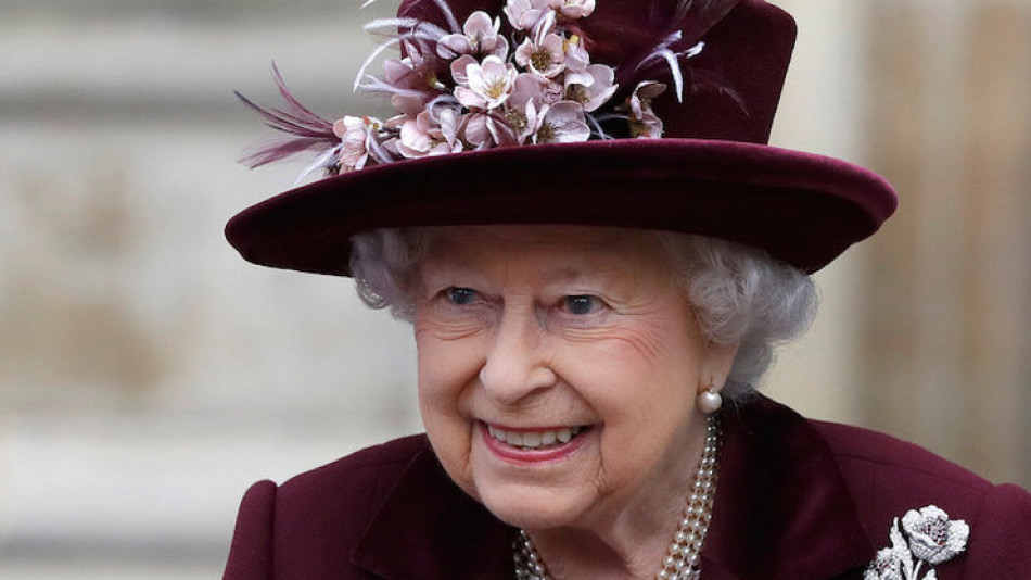 Падна неочаквана тайна, свързана с Елизабет II! Оказа се, че в дамската си чанта кралицата винаги крие... (СНИМКИ)