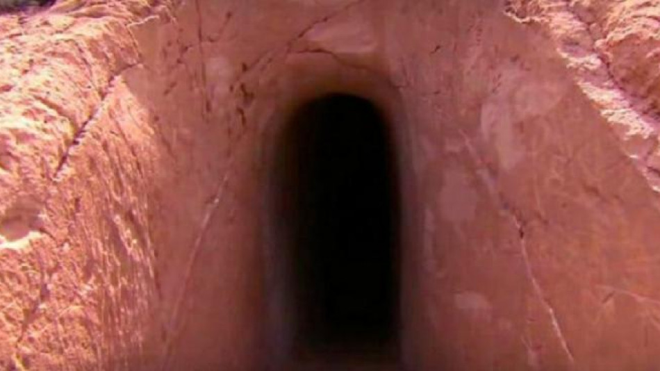 Мъж живял 25 години в пещера и създал истински шедьовър от нея (СНИМКИ)