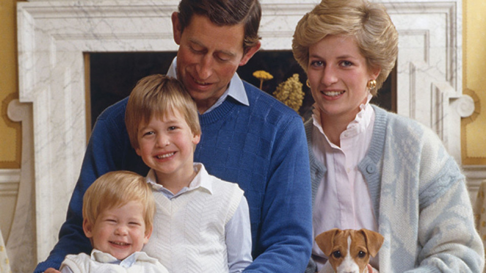 Изплуваха наяве тайни ретро СНИМКИ на принцеса Даяна, принц Чарлз и децата им