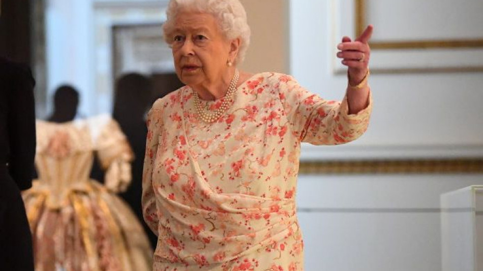 Зловещо хоби пази кралица Елизабет да не умре от скука и да не ядосва родата