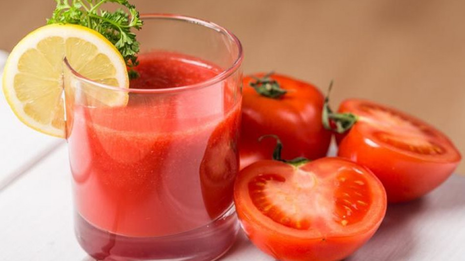 Експеримент: Какво се случи с тялото на жени, които една година редовно пиха доматен сок