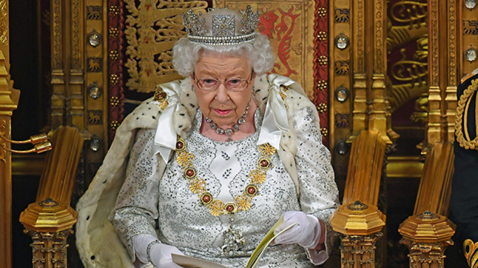 Кралица Елизабет II направи нещо шокиращо! За 3 път от 66 години насам тя... СНИМКИ