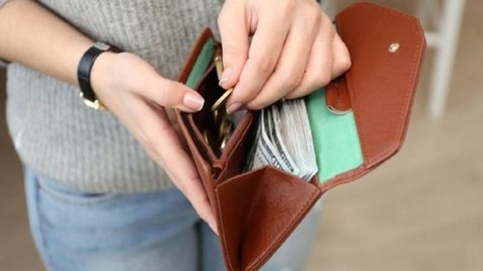 Бързо изхвърлете тези неща от портфейла си, ако не искате да останете без пари!