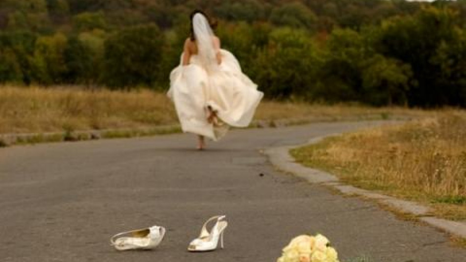 Сапунка: Булка избяга от сватбата с бащата на младоженеца, а младежът се залюби с...