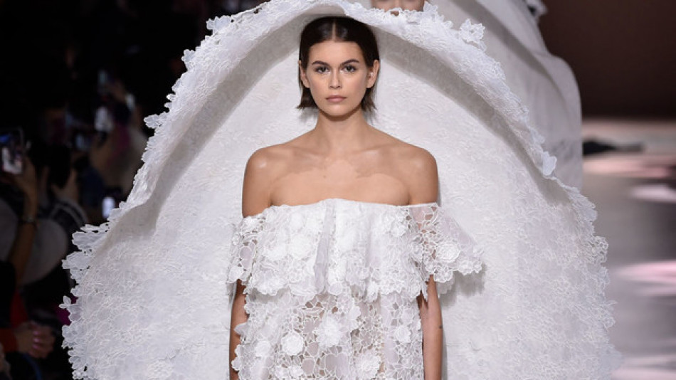 Пищни сватбени рокли от новата колекция на Givenchy