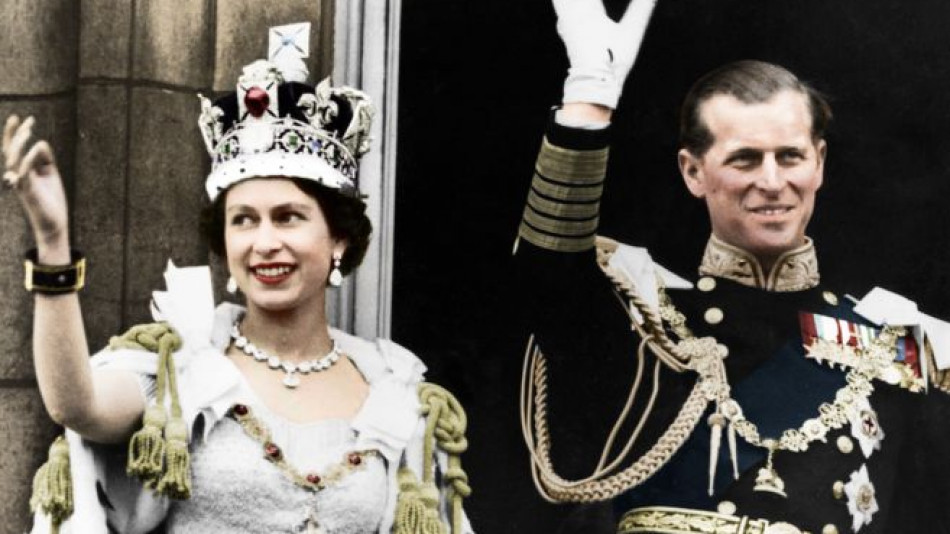 Елизабет II допуснала огромен гаф на коронацията си СНИМКИ