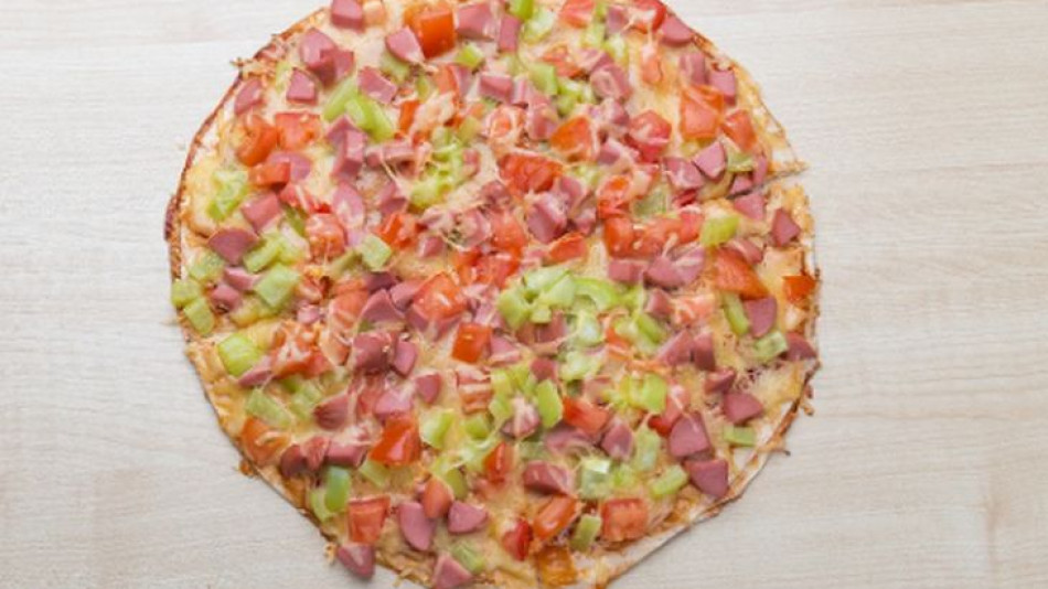 Как да направим мързелива пица за 15 минути