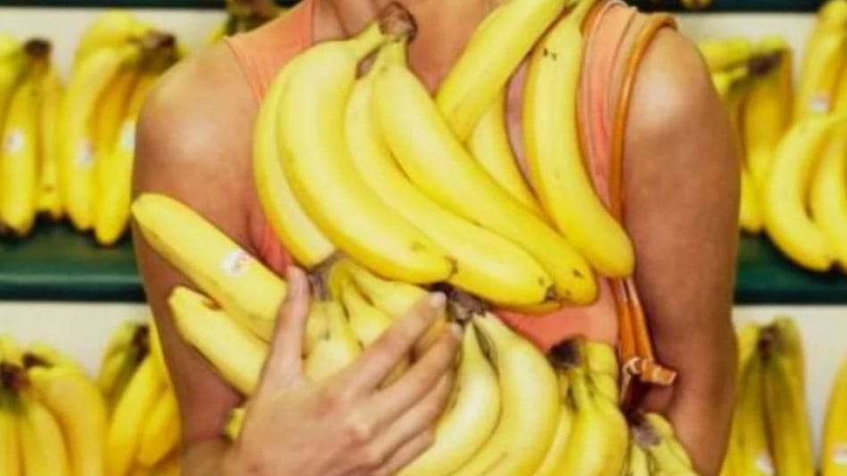 Всеки ден тя яде по 50 банана и ето какво й се случи СНИМКИ