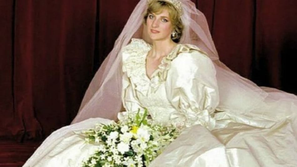 Тези детайли в сватбената рокля на принцеса Даяна ясно вещаеха, че бракът й ще завърши трагично