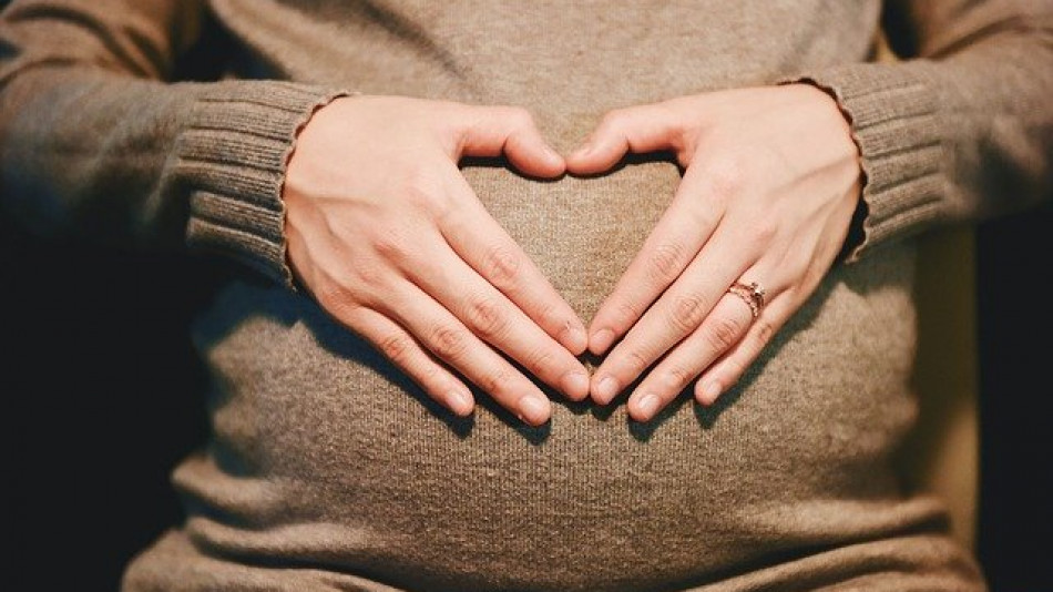 Неродено бебе спаси живота на майка си СНИМКИ