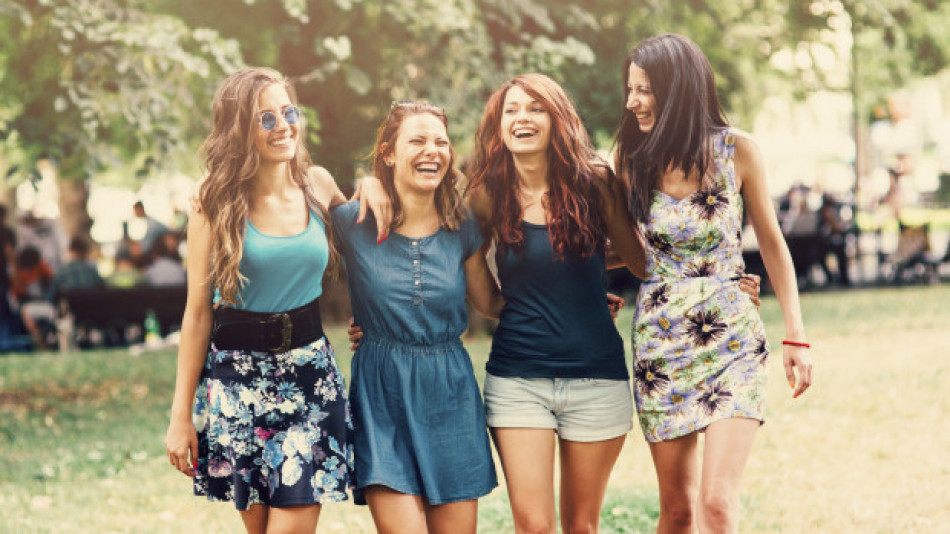 Хит на лятото 2020: Всяка жена трябва да има тези 5 рокли в гардероба си