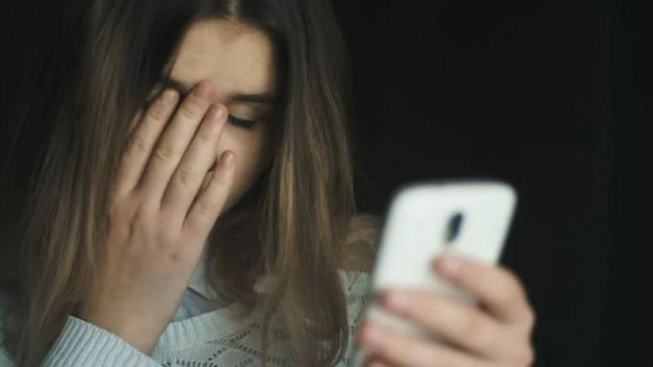 Жена намери скандален SMS в телефона на мъжа си и подаде молба за развод