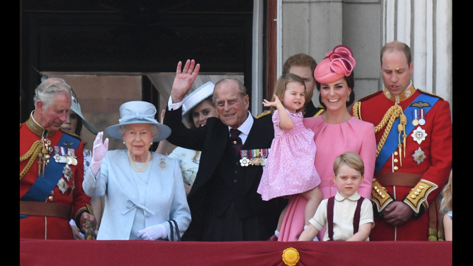 Кралицата и принц Филип онемяха от това, което правнуците им направиха СНИМКИ