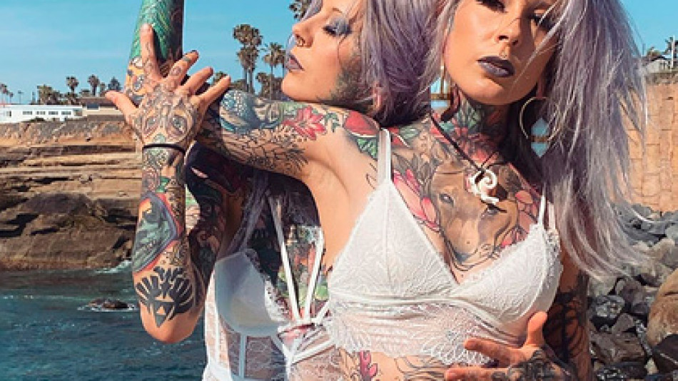 Близначки се покриха изцяло с татуировки и станаха известни в мрежата СНИМКИ