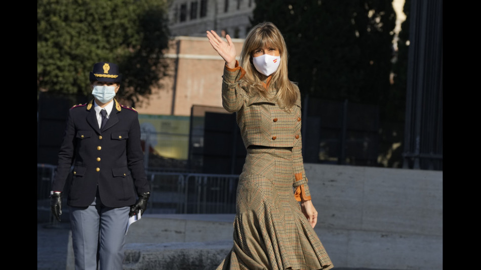 Модните диктаторки: Съпругите на политиците от Г-20 завладяха Рим СНИМКИ