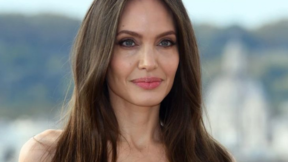 Анджелина Джоли със страшен гаф, изложи се жестоко СНИМКИ