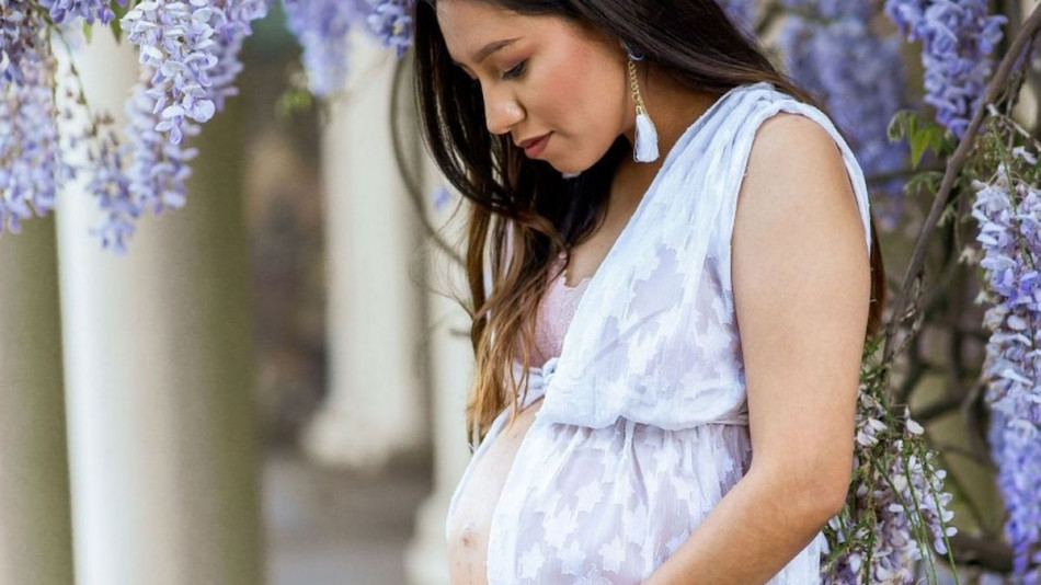 Хубавица направи спонтанен аборт, след месеци забременя отново, а на видеозона я чакаше огромна изненада