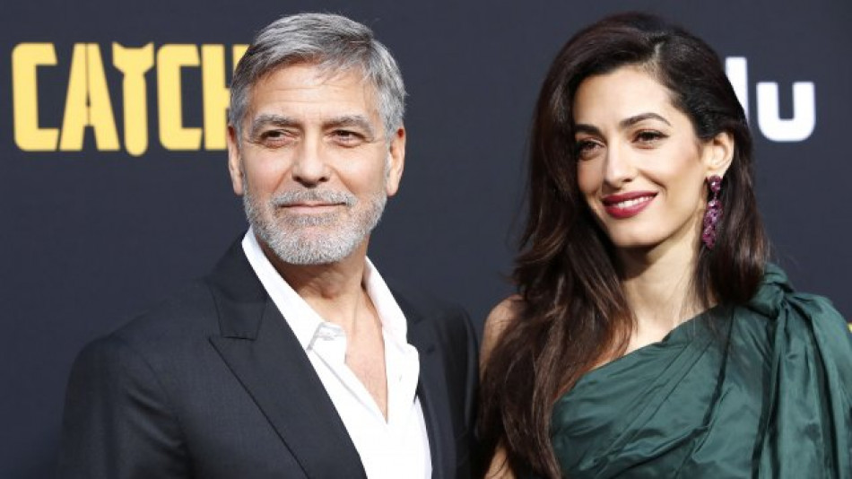 Жената на Джордж Клуни спря дъха със секси гола рокля СНИМКИ