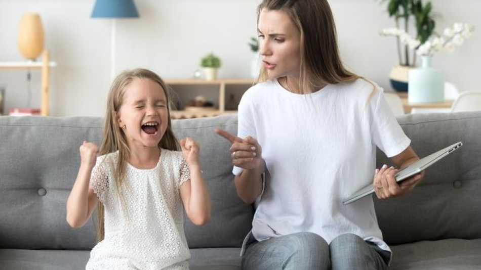 3 фрази, които не трябва да изричате, когато детето ви е изпаднало в истерия
