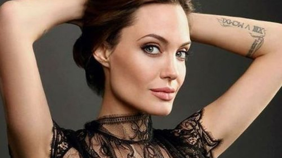 Какво се случва с лицето на Анджелина Джоли, изглежда притеснително СНИМКИ