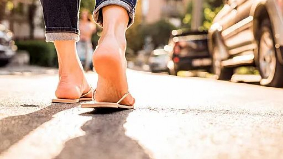 Ортопед: Тези летни обувки са опасни за здравето – изхвърлете ги!