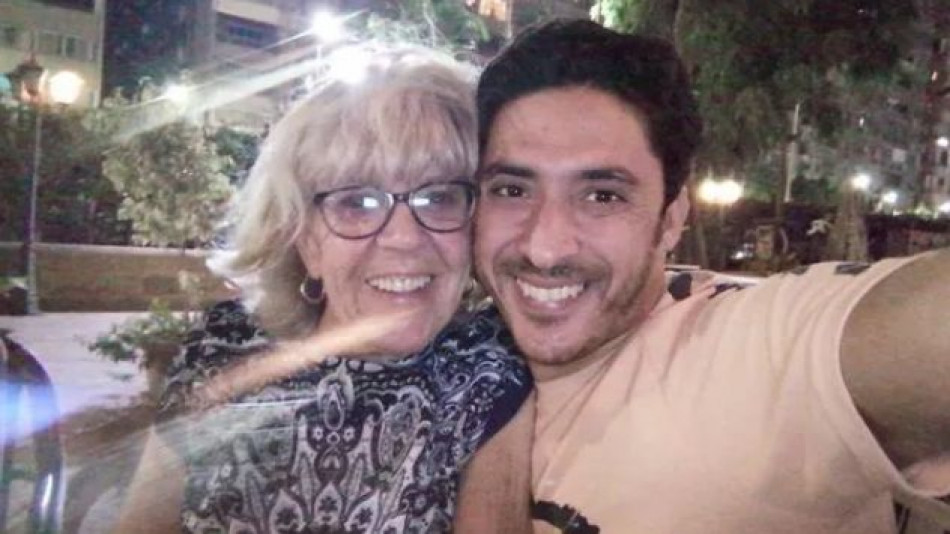 Пенсионерката, изритала младия си египетски съпруг, хвърли нова интимна бомба