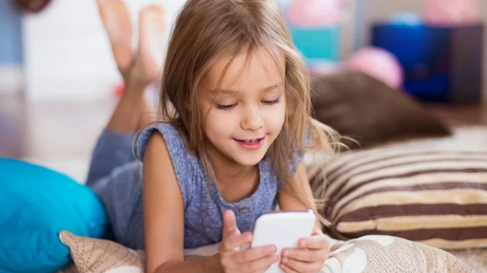 Без скандали и подкупи: Ето как лесно да отучите детето от смартфона
