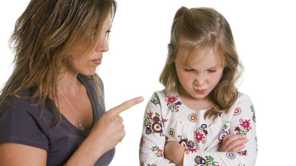 5 безобидни фрази, с които травмирате детето си