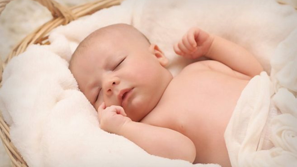 Защо памукът е най-предпочитаната материя при бебешките комплекти за изписване